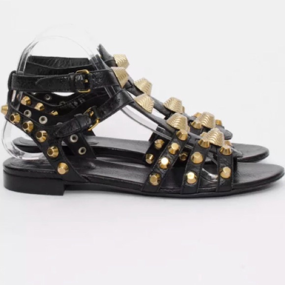 🔥🔥SOLD🔥🔥BALENZIAGA flat SANDAL with bold studs - Picture 1 of 6